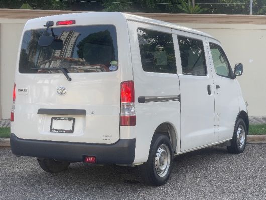 Toyota Town Ace Basico