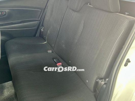 Toyota Vitz Carros en venta