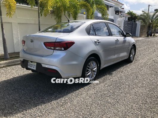 Kia Rio Carros en venta
