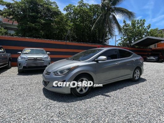 Hyundai Elantra Carros en venta