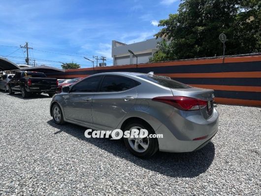 Hyundai Elantra Carros en venta