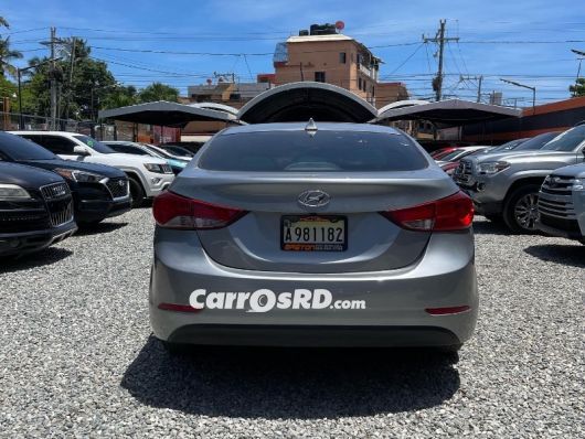 Hyundai Elantra Carros en venta