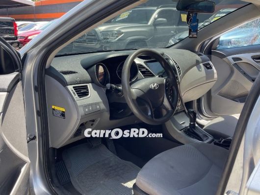 Hyundai Elantra Carros en venta