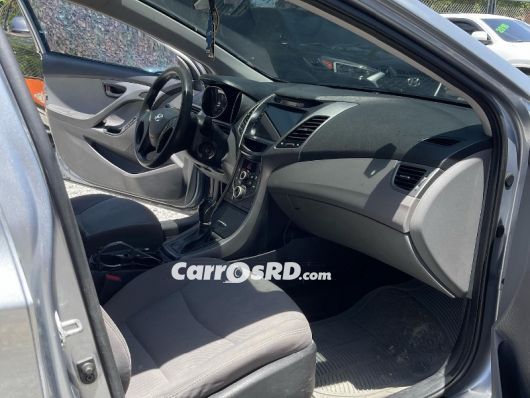 Hyundai Elantra Carros en venta