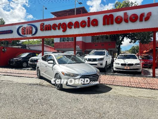 Hyundai Elantra Carros en venta