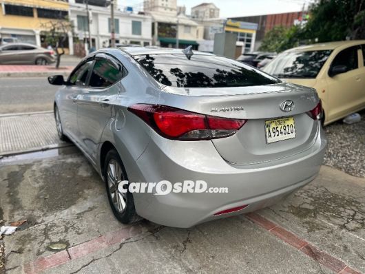 Hyundai Elantra Carros en venta
