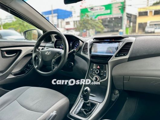 Hyundai Elantra Carros en venta