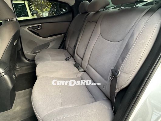 Hyundai Elantra Carros en venta