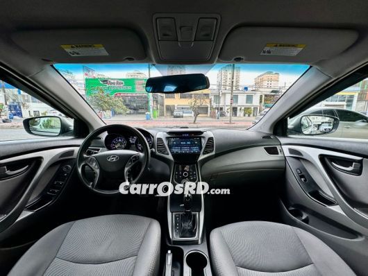 Hyundai Elantra Carros en venta