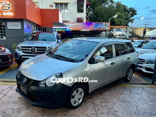 Nissan AD Carros en venta