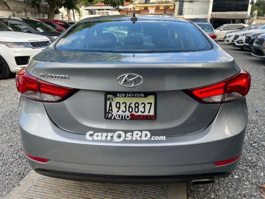 Hyundai Elantra Carros en venta