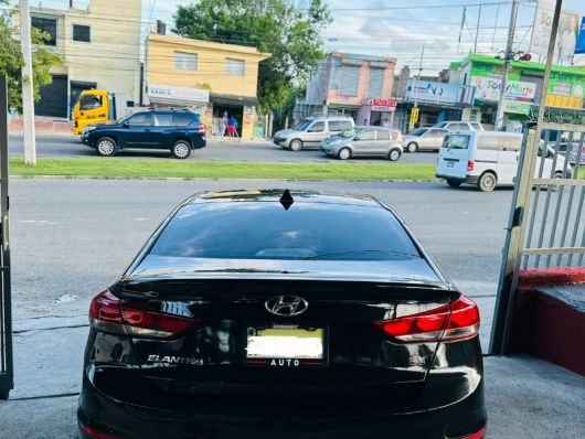 Hyundai Elantra SE