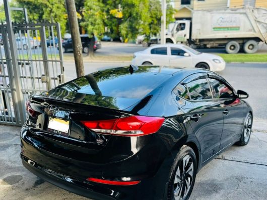 Hyundai Elantra SE