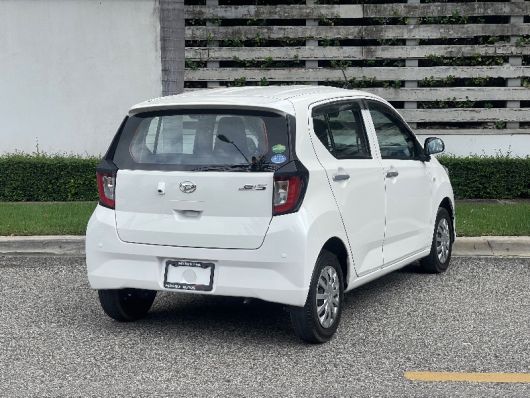 Daihatsu Mira Básico