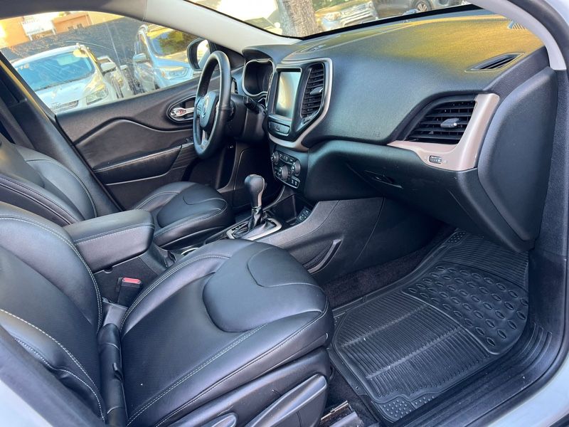 Jeep cherokee latitude 2015 en santo domingo este