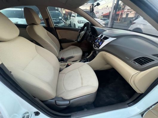 Hyundai Accent Básico