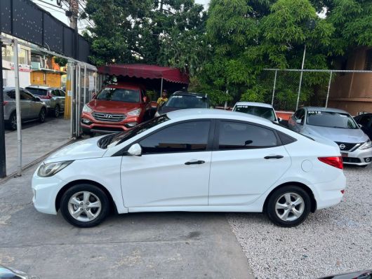 Hyundai Accent Básico