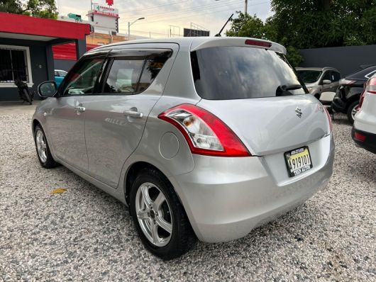 Suzuki Swift Básico