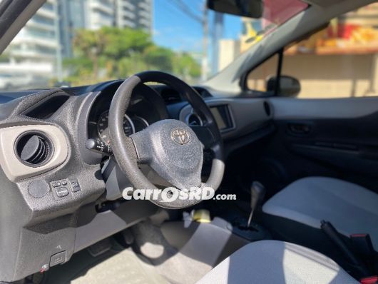 Toyota Vitz Hatchback en venta