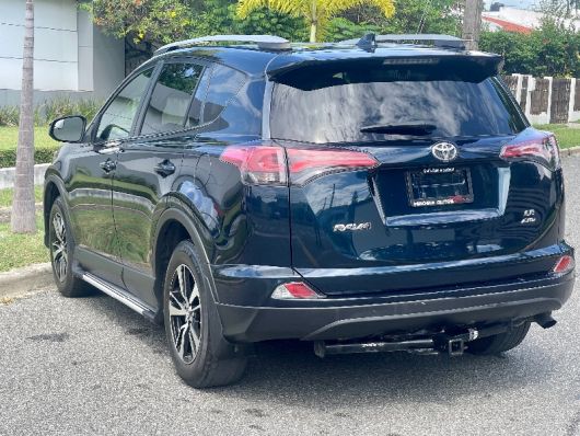 Toyota RAV4 LE