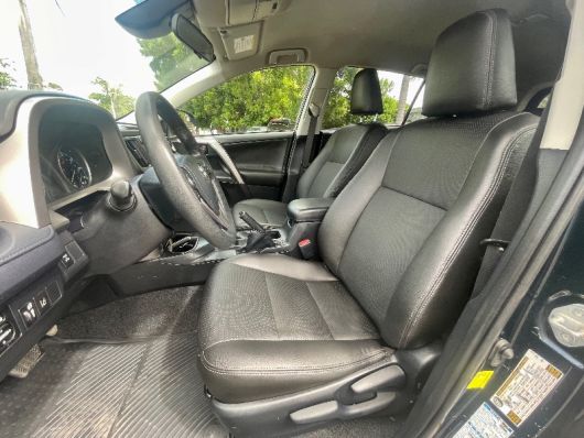 Toyota RAV4 LE