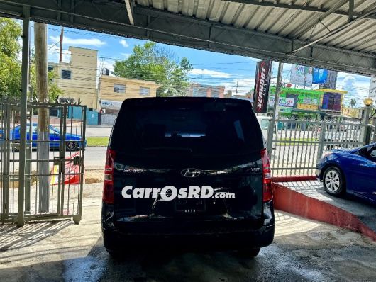 Hyundai Grand Starex Minivan en venta