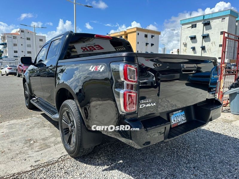 Isuzu