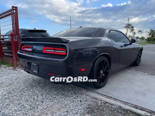 Dodge Challenger Carros en venta