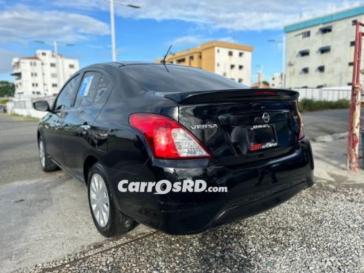 Nissan Versa Carros en venta
