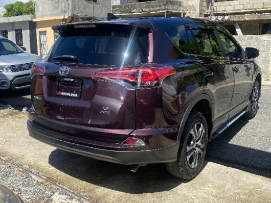 Toyota RAV4 LE