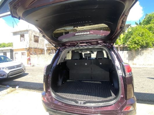 Toyota RAV4 LE