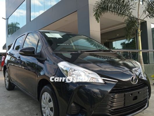Toyota Vitz Carros en venta