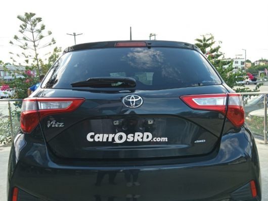 Toyota Vitz Carros en venta
