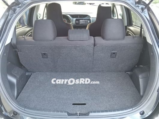 Toyota Vitz Carros en venta