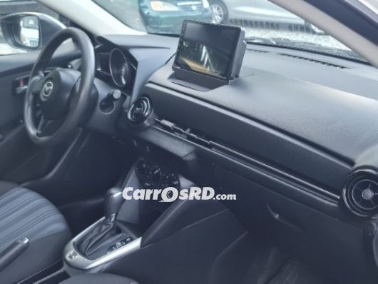 Mazda Demio Carros en venta