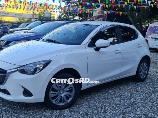 Mazda Demio Carros en venta