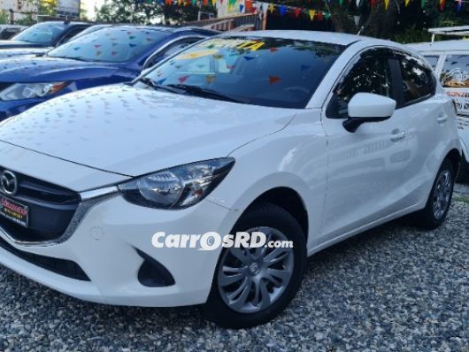 Mazda Demio Carros en venta