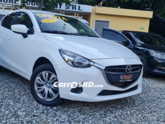 Mazda Demio Carros en venta