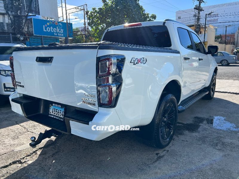 Isuzu