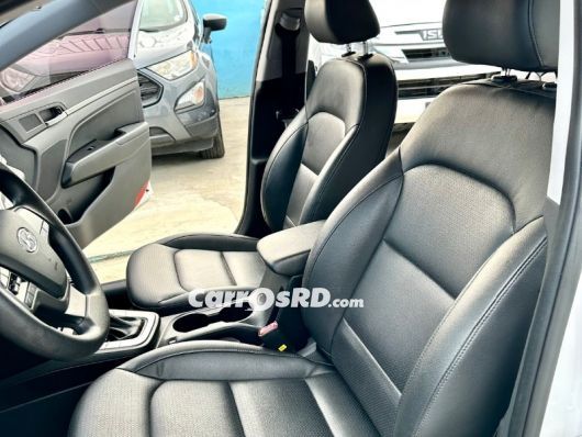 Hyundai Avante Carros en venta