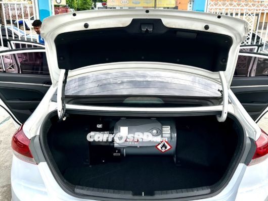 Hyundai Avante Carros en venta