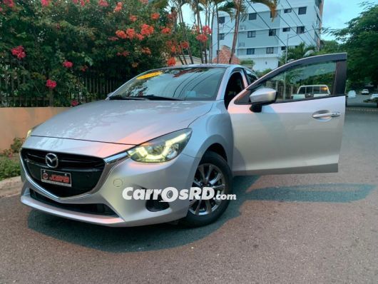 Mazda Demio Hatchback en venta