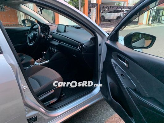 Mazda Demio Hatchback en venta