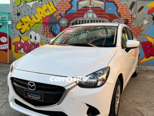 Mazda Demio Carros en venta