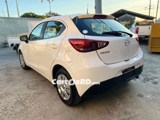 Mazda Demio Carros en venta