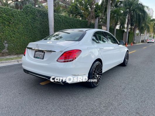Mercedes-Benz Clase C Carros en venta
