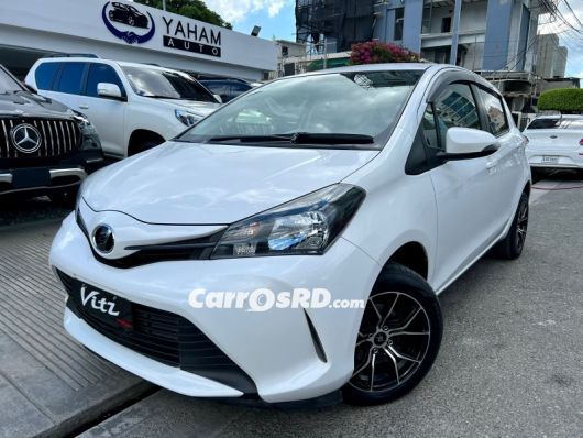 Toyota Vitz Carros en venta