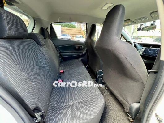 Toyota Vitz Carros en venta