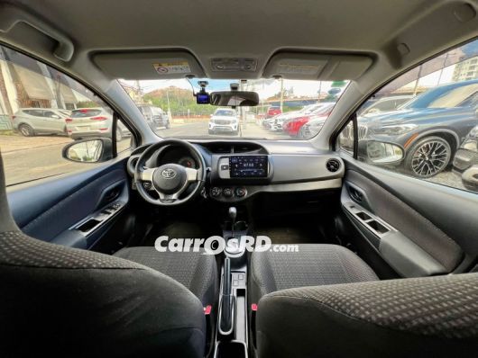 Toyota Vitz Carros en venta