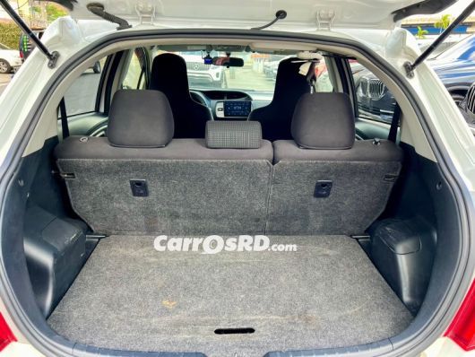 Toyota Vitz Carros en venta